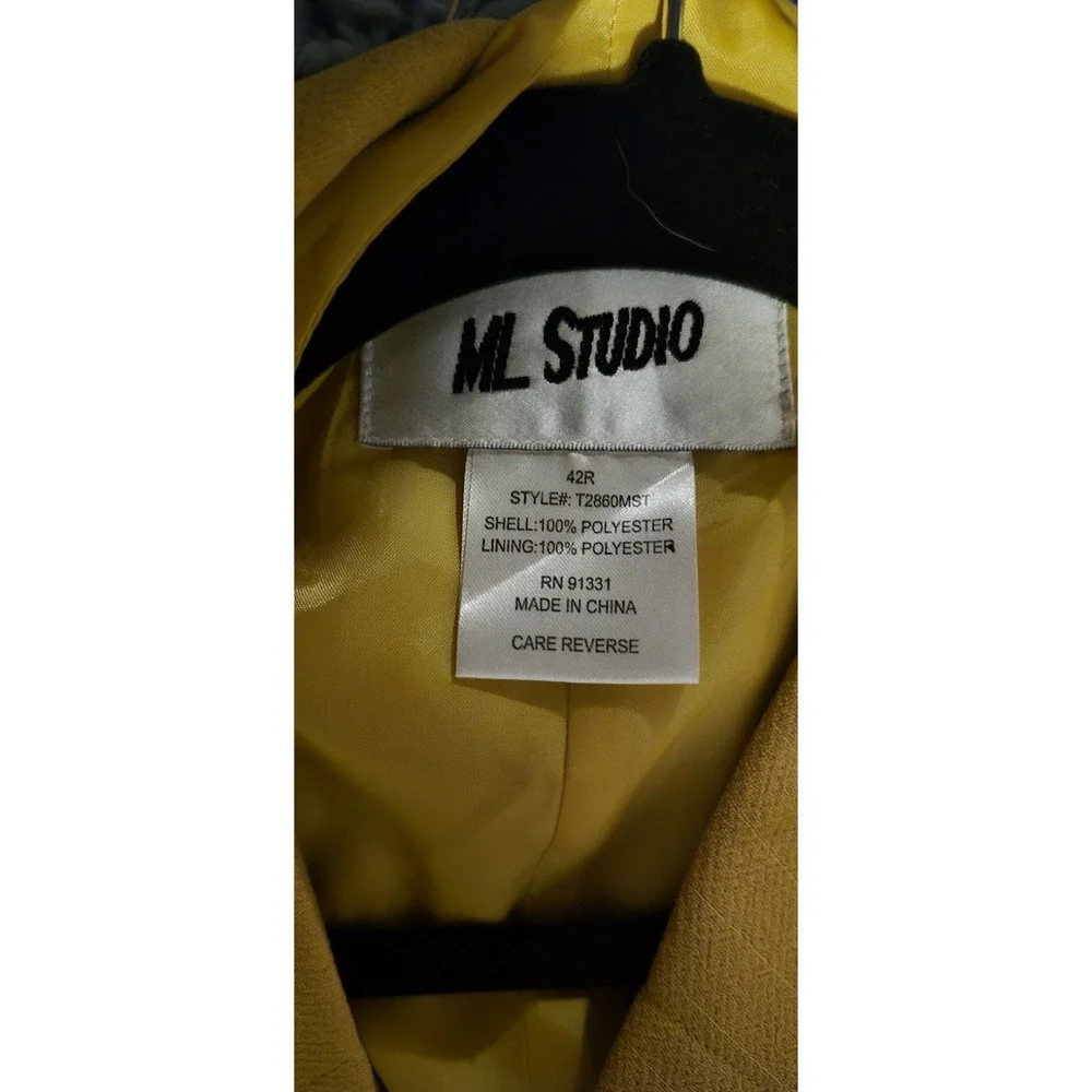 ML Studio‎ Tan Yellow Suit Jacket Coat Mens 42R Polyester Distressed 🟡